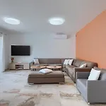 Nur Holiday home *