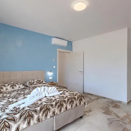 بيت للعطل Nur *