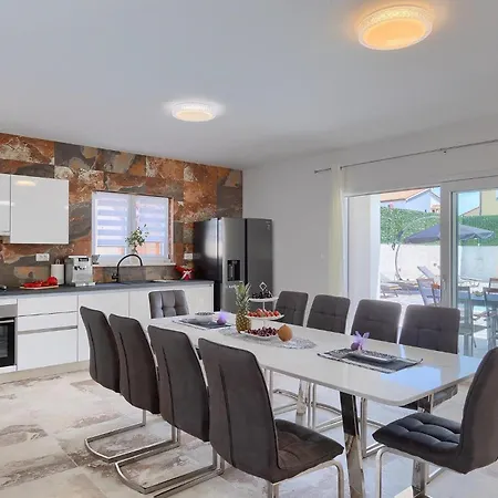 Nur بيت للعطل *